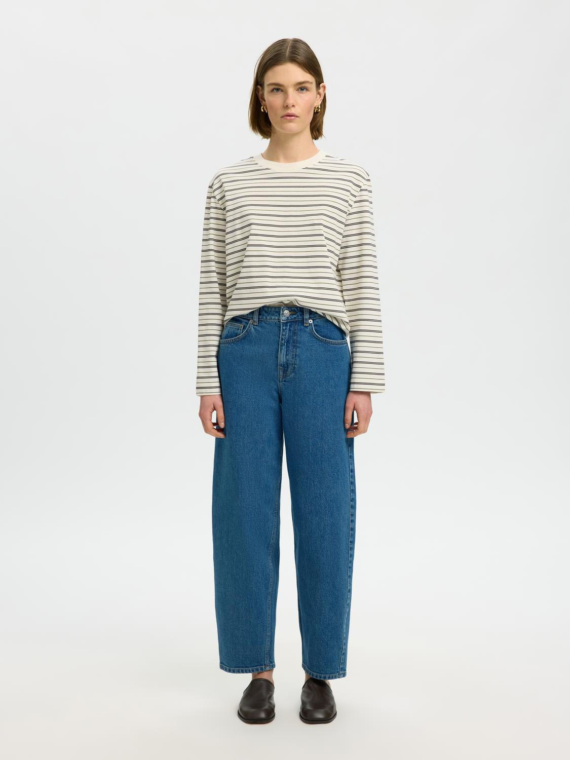 model_shot-front_full